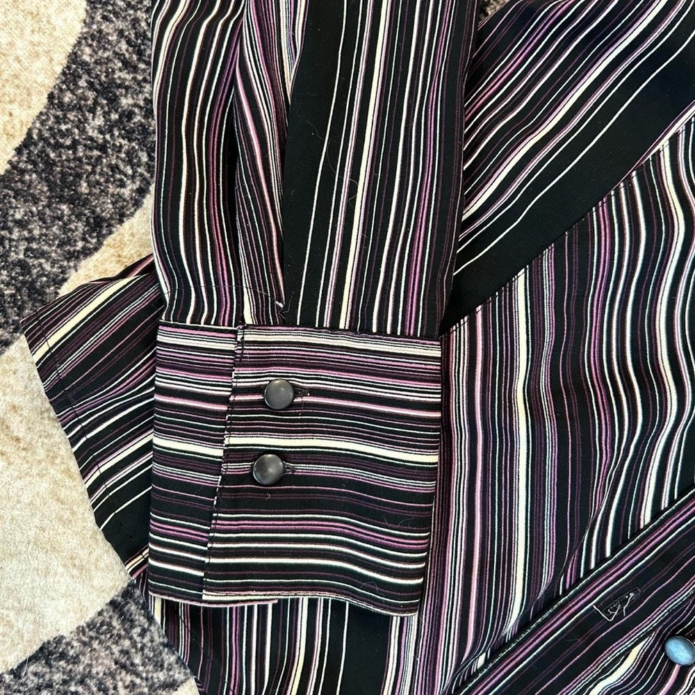chic button up - Picture 2 of 5